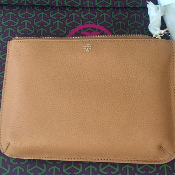 New Authentic Tory Burch Tassel crossbody - Picture 8 of 8